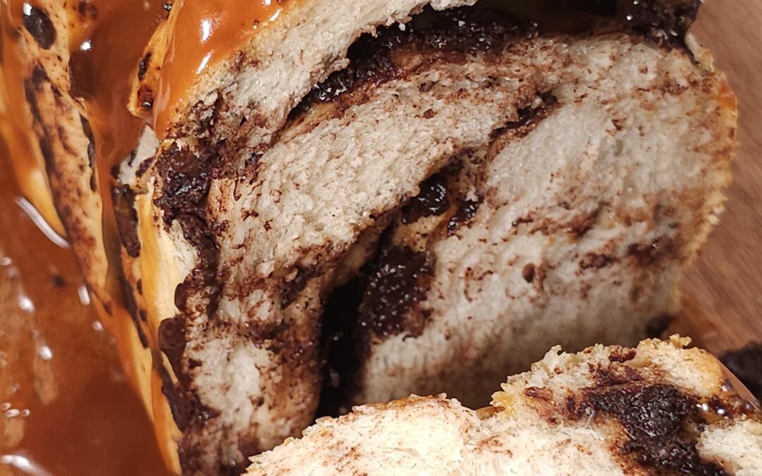 Chlebek czekoladowy z karmelem