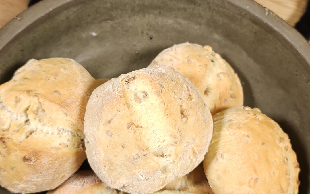 Bułki orkiszowe ze słonecznikiem