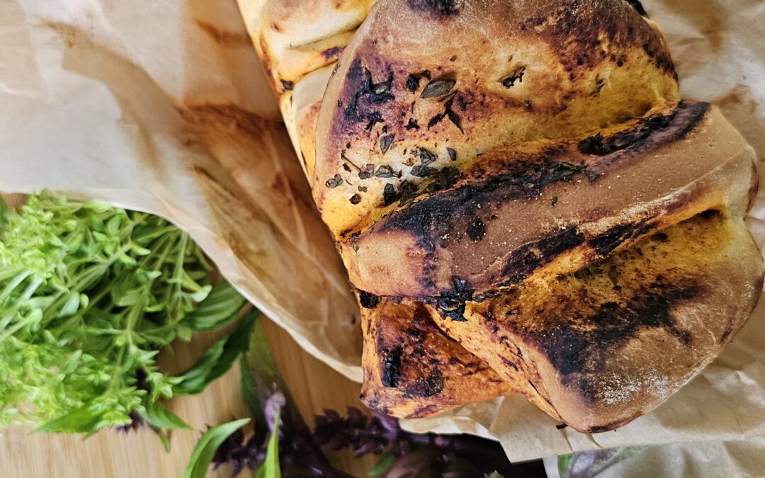 Chlebek odrywany z bazylią